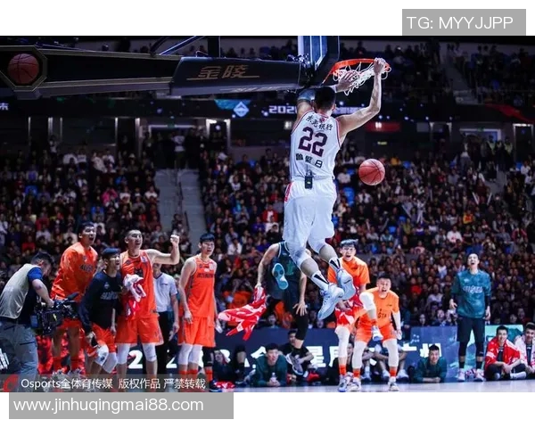 阿日与杜锋的巅峰对决谁能笑到最后篮球赛场上的精彩瞬间回顾